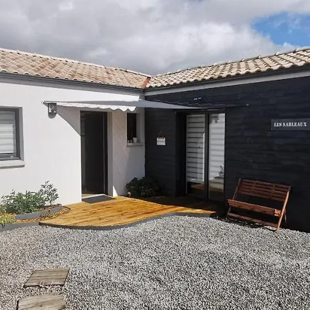 Bed and Breakfast Maison D'hotes Les Sableaux *